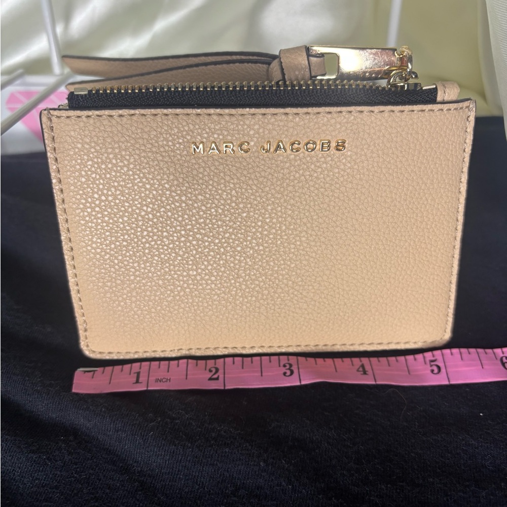 NWOT Marc Jacobs Beige Leather Wallet